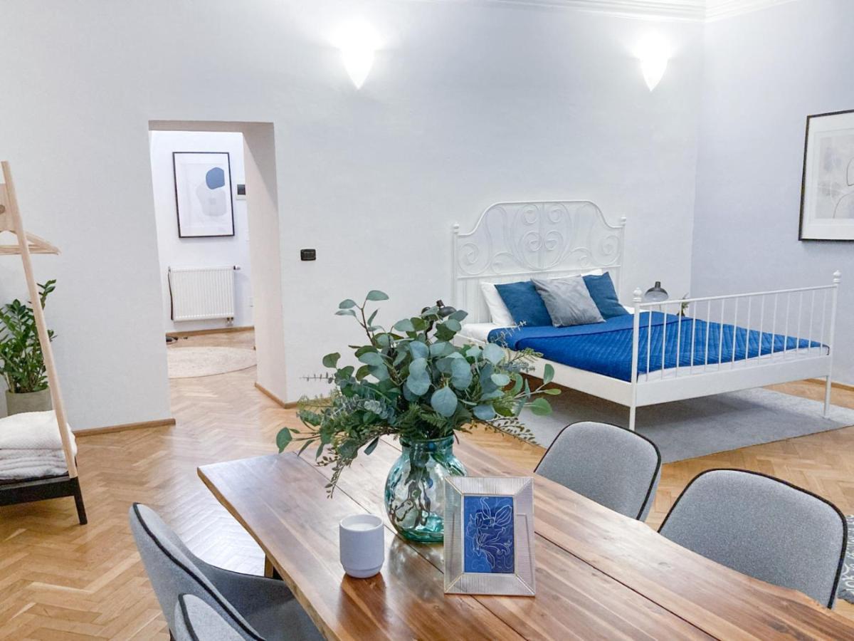 Best Price & Location - Historic Square Residency Prága Kültér fotó
